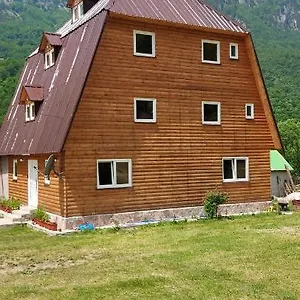 Pensión Bujtina Zemra Tradites, Theth
